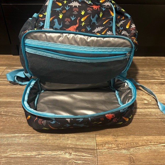 BENTGO KiDs 2-iN-1 BACKPACK & iNSULATED LUNCH BOX - BENTGO BOX iNCLUDED - Picture 5 of 11